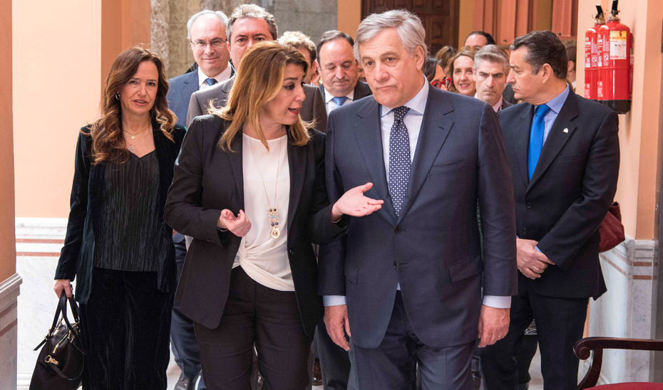 La presidenta de la Junta, Susana Díaz, junto al presidente del Parlamento europeo, Antonio Tajani, defenderá en el Comité Europeo de las Regiones el papel de Andalucía en el reparto de los futuros fondos comunitarios.