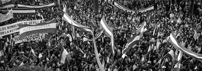 Manifestaciones de 1977 a favor de la autonomía. (Foto: Pablo Juliá)