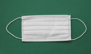 El reparto de mascarillas beneficiará a 1,8 millones de andaluces mayores de 65 años y pensionistas.