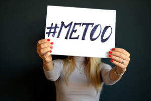 El teléfono 900 200 999 es gratuito y confidencial y da cobertura las 24 horas de los 365 días del año.