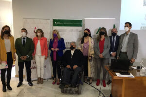 Responsables institucionales asistentes a la apertura de la jornada 'Violencia de género en mujeres con discapacidad: atención especializada y recursos'.