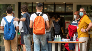 Estudiantes universitarios.