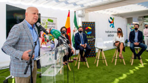 El consejero de Educación y Deporte, Javier Imbroda, en la presentación del programa.