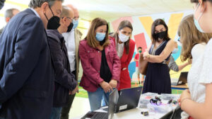 La viceconsejera de Educación, María del Carmen Castillo, visitó el colegio de Infantil y Primaria Flor de Azahar de Cártama.
