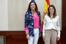 La consejera de Inclusión Social, Loles López, y la ministra de Igualdad, Irene Montero, durante su encuentro.